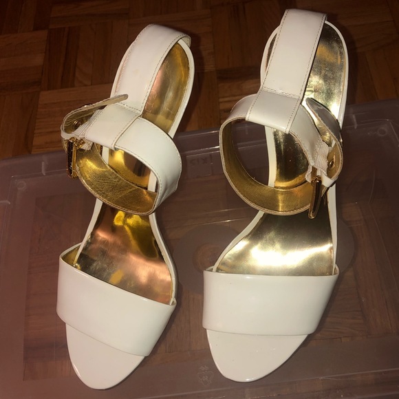 White Guess leather ankle strap heels - Picture 1 of 3